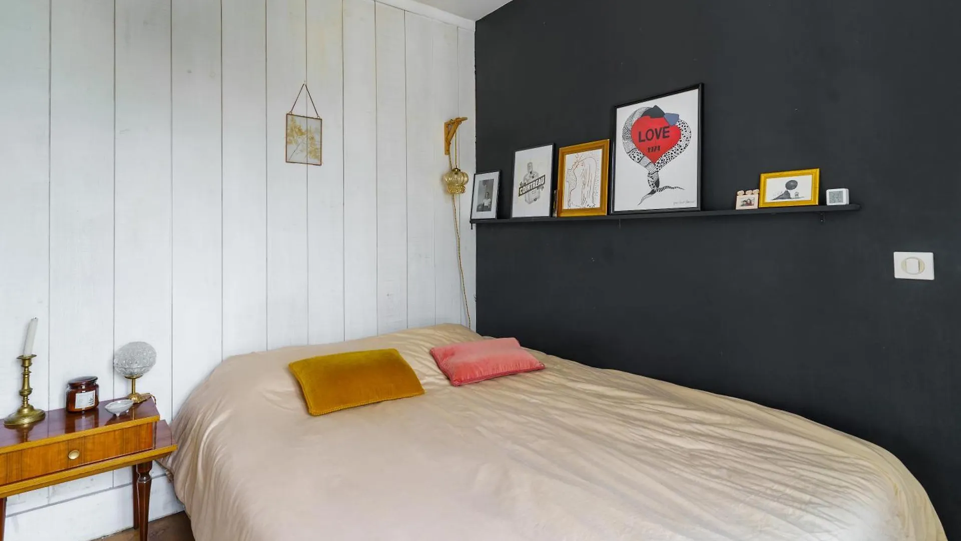 Contemporary 1Bd Apartment Hopital Saint Louis París