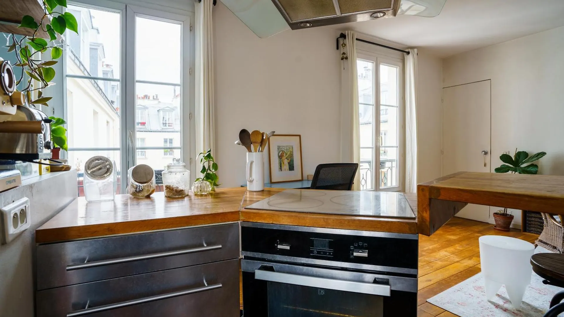Contemporary 1Bd Apartment Hopital Saint Louis París