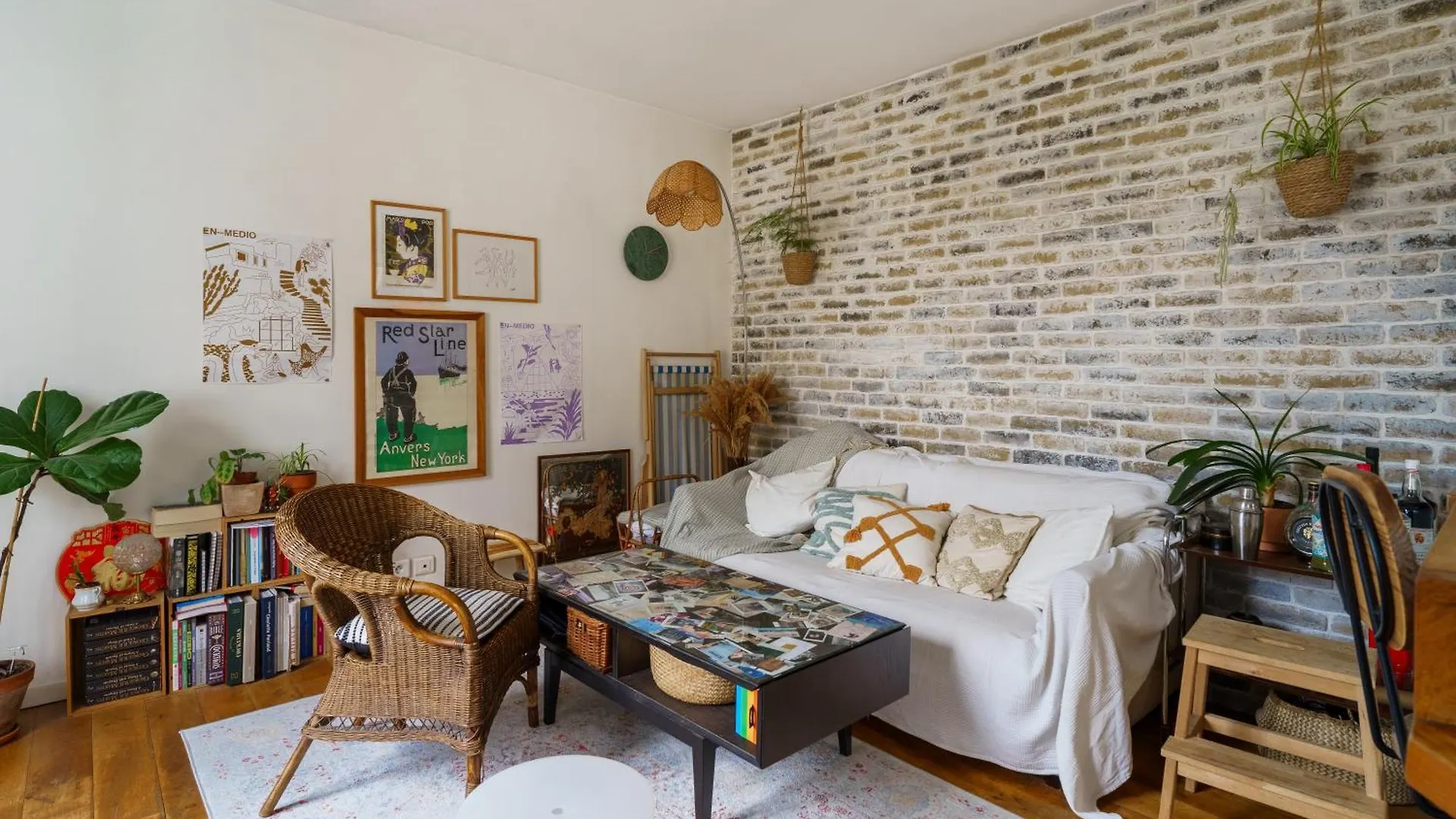 Contemporary 1Bd Apartment Hopital Saint Louis París Francia